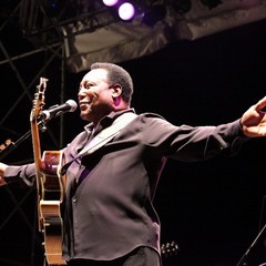 George Benson live a Trani