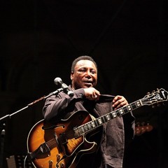 George Benson live a Trani