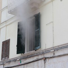 Incendio in piazza Domenico Sarro