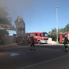 In fiamme i pannelli solari di una villa a Matinelle