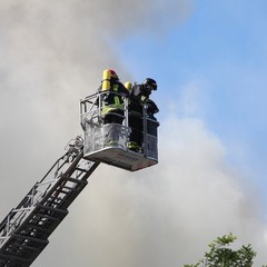 In fiamme i pannelli solari di una villa a Matinelle