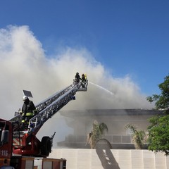 In fiamme i pannelli solari di una villa a Matinelle