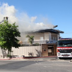 In fiamme i pannelli solari di una villa a Matinelle