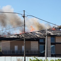 In fiamme i pannelli solari di una villa a Matinelle