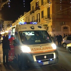 Sorpasso azzardato sul corso: due auto si scontrano all'incrocio con via Maiorano