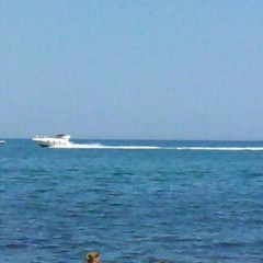 Le foto del lido di Colonna postate su Facebook