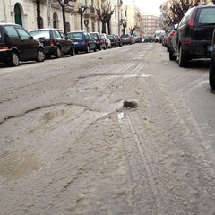 Maltempo a Trani, neve e ghiaccio sulle strade