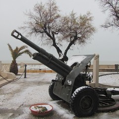 Maltempo a Trani, neve e ghiaccio sulle strade