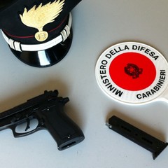 La pistola rinvenuta dai Carabinieri di Trani