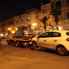 Multe e rimozioni sul porto di Trani