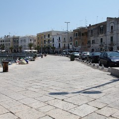 Porto di Trani libero dai totem pubblicitari