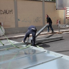 Rimozione dei cartelli pubbliciari 6x3 in corso Regina Elena