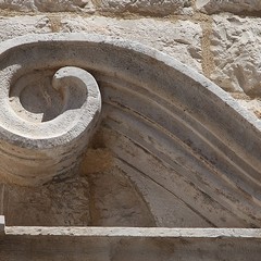 La facciata restaurata della chiesa di San Nicolino