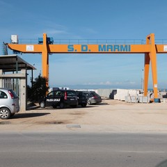 Sequestro preventivo per opere abusive presso un'azienda locale di marmi