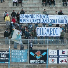 Solidarietà dei tifosi, striscioni per gli Oer