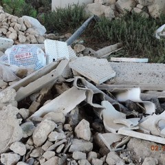 Amianto, le foto scattate dalla Folgore