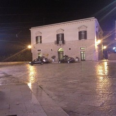 Auto parcheggiate in piazza Duomo