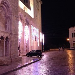 Auto parcheggiate in piazza Duomo