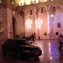 Auto parcheggiate in piazza Duomo