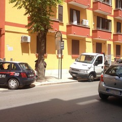 Si installano paline pubblicitarie tra via Istria e corso Imbriani