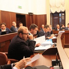Interventi preliminari durante il Consiglio Comunale di Trani