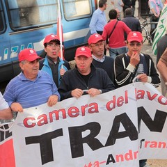 Corteo dei sindacati a Trani