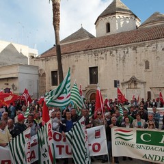 Corteo dei sindacati a Trani