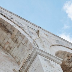 Ruggine e degrado intorno alla Cattedrale
