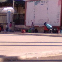 Bivacco rom alla stazione di Trani