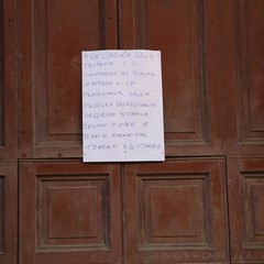 Cadono calcinacci dall'ex scuola Bovio