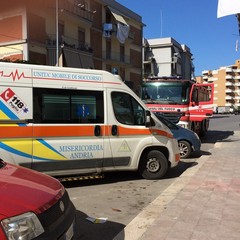 Uomo bloccato in ascensore