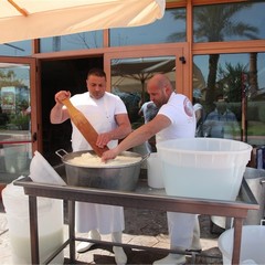 Mozzarella da record per un caseificio di Trani