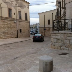 Auto parcheggiate in piazza Addazzi