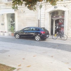 Parcheggi e fantasia, un malcostume tranese da debellare