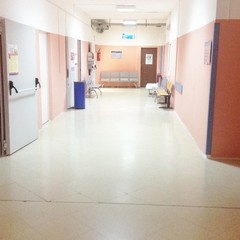 Le foto della "passeggiata" in ospedale