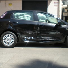 Incidente stradale fra via Caposele e via Bonomo