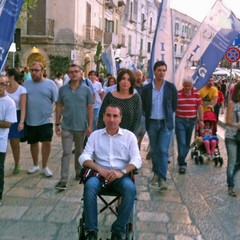 Passeggiata in carrozzella per le vie del centro di Trani