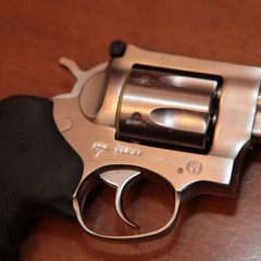 Le armi sequestrate dalla Questura di Bari