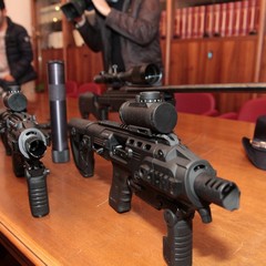 Le armi sequestrate dalla Questura di Bari