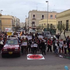 Protesta contro riapertura Dog's Hostel