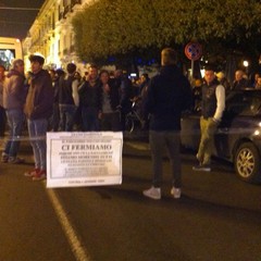 Striscioni e proteste anche a Trani