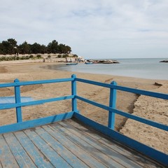 Pulizia della spiaggia di Colonna: conferenza stampa del sindaco Riserbato