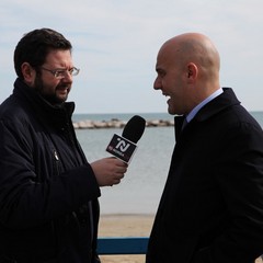 Pulizia della spiaggia di Colonna: conferenza stampa del sindaco Riserbato