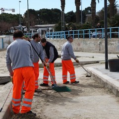 Pulizia della spiaggia di Colonna: conferenza stampa del sindaco Riserbato