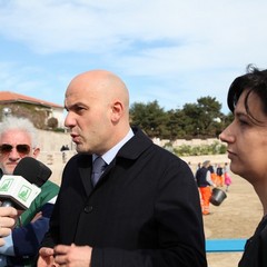 Pulizia della spiaggia di Colonna: conferenza stampa del sindaco Riserbato