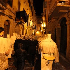 Giovedì Santo, i Sepolcri a Trani
