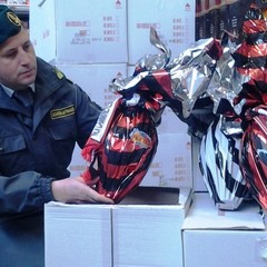 Le uova pasquali sequestrate dalla Guardia di Finanza
