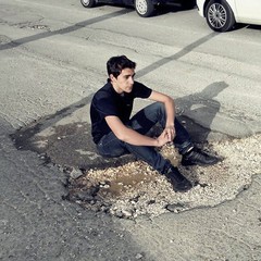 Buca stradale in via Bari