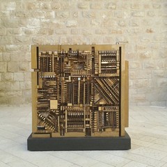 Le opere di Arnaldo Pomodoro nel Castello Svevo di Trani