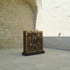 Le opere di Arnaldo Pomodoro nel Castello Svevo di Trani